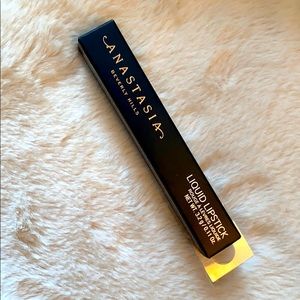 Anastasia Beverly Hill liquid lipstick